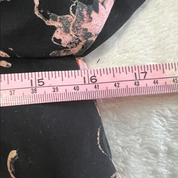 Wilfred Black and Pink Off-Shoulder Elegant Top with Butterfly Print Size XXS - Picture 10 of 11